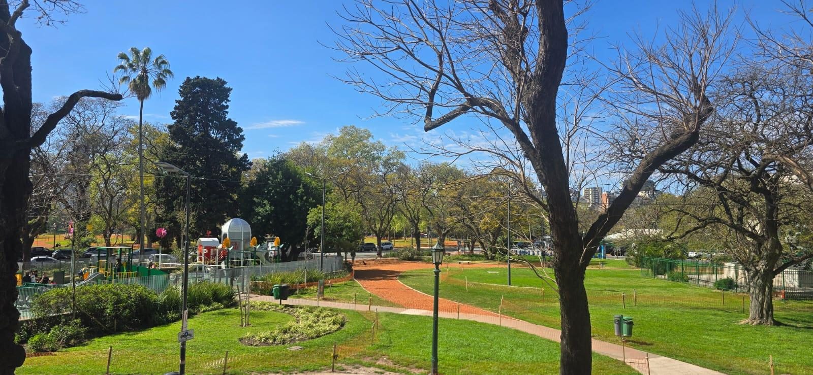 Kennedy al 2900 — Plaza Seeber desde el balcón