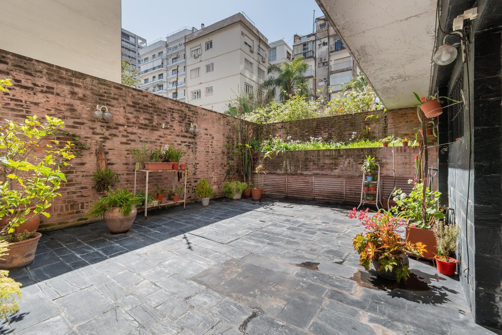 Kennedy al 2900 — patio propio