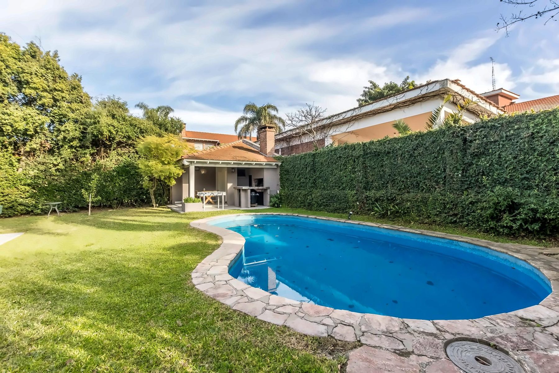 Casa en Martínez Bajo — lote propio de 532 m² con 20 m de frente — Foto 3