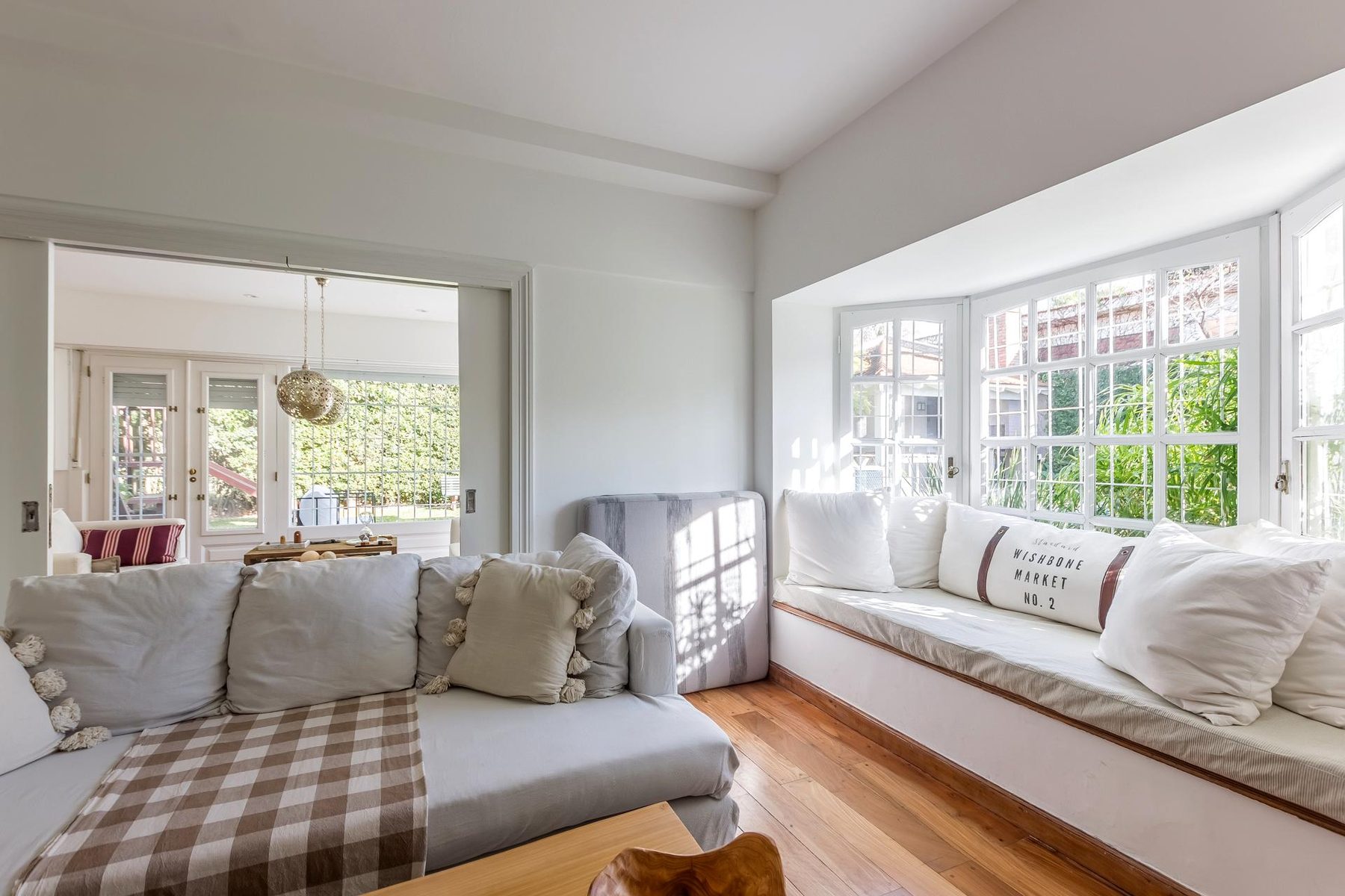 Casa en Martínez Bajo — lote propio de 532 m² con 20 m de frente — Foto 11